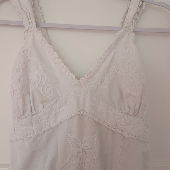 Elegant Whimsical White Embroidered Dress Size Large - Picture 5 of 10